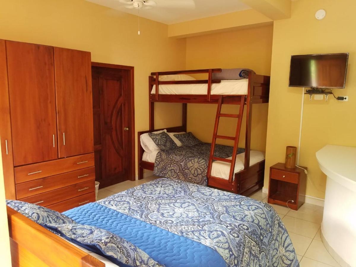 Hotel Soberao เอสเมรัลดาส ภายนอก รูปภาพ