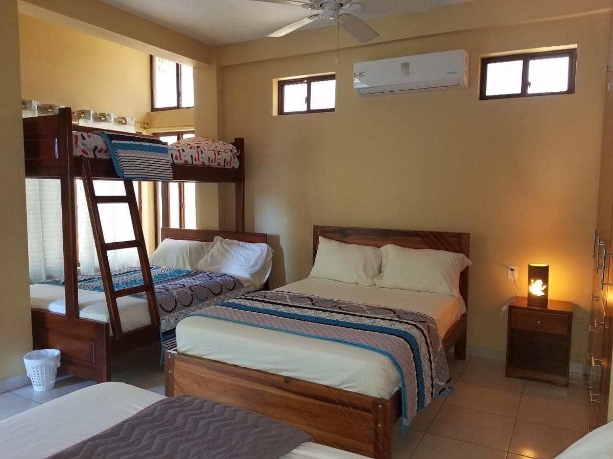 Hotel Soberao เอสเมรัลดาส ภายนอก รูปภาพ
